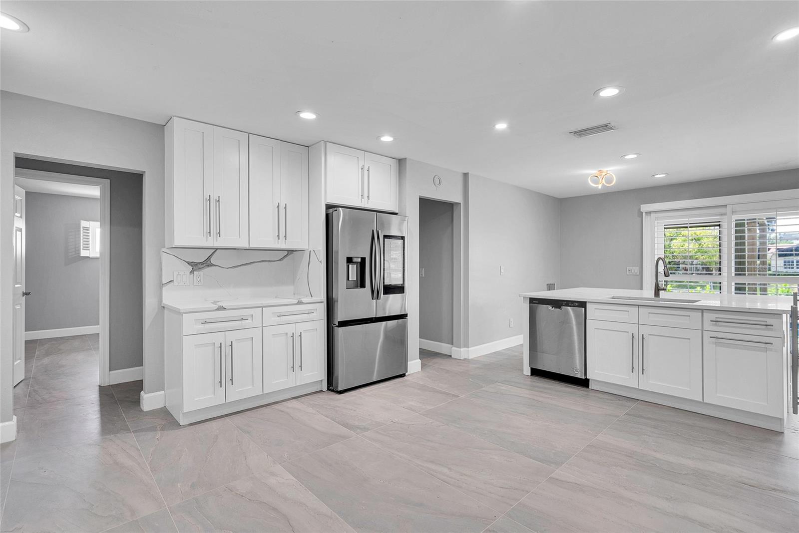 3944 DORAL DR