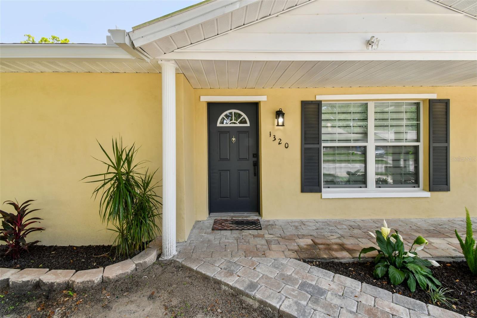 1320 OAK VALLEY DR
