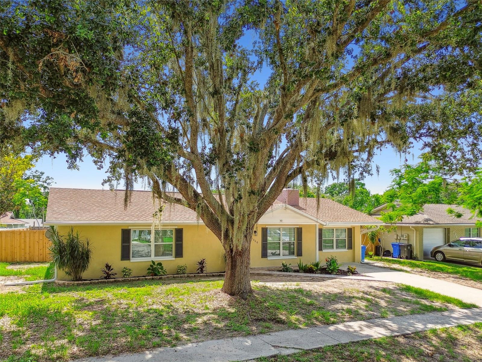 1320 OAK VALLEY DR