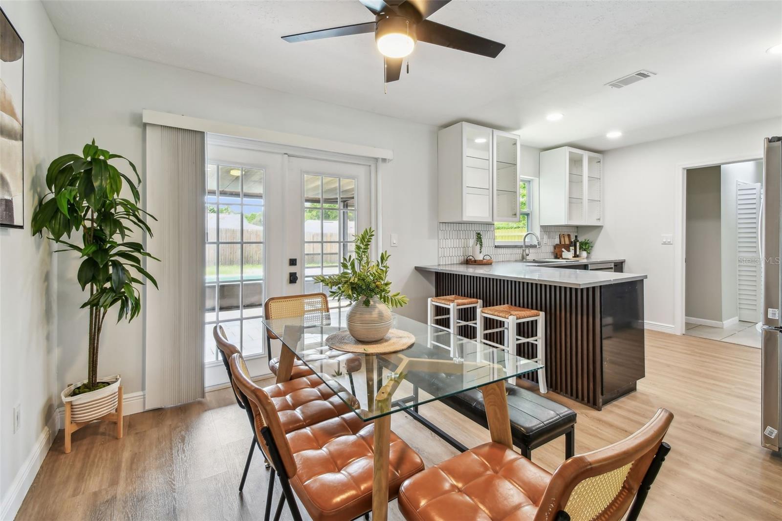 1320 OAK VALLEY DR
