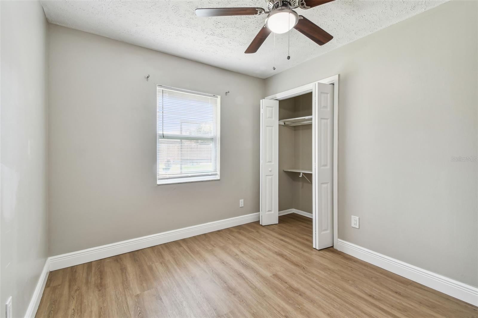 1320 OAK VALLEY DR