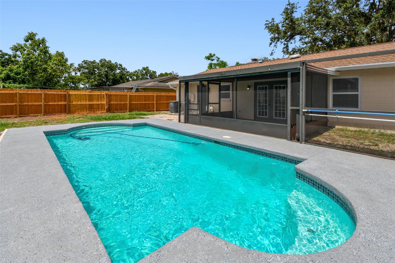 1320 OAK VALLEY DR