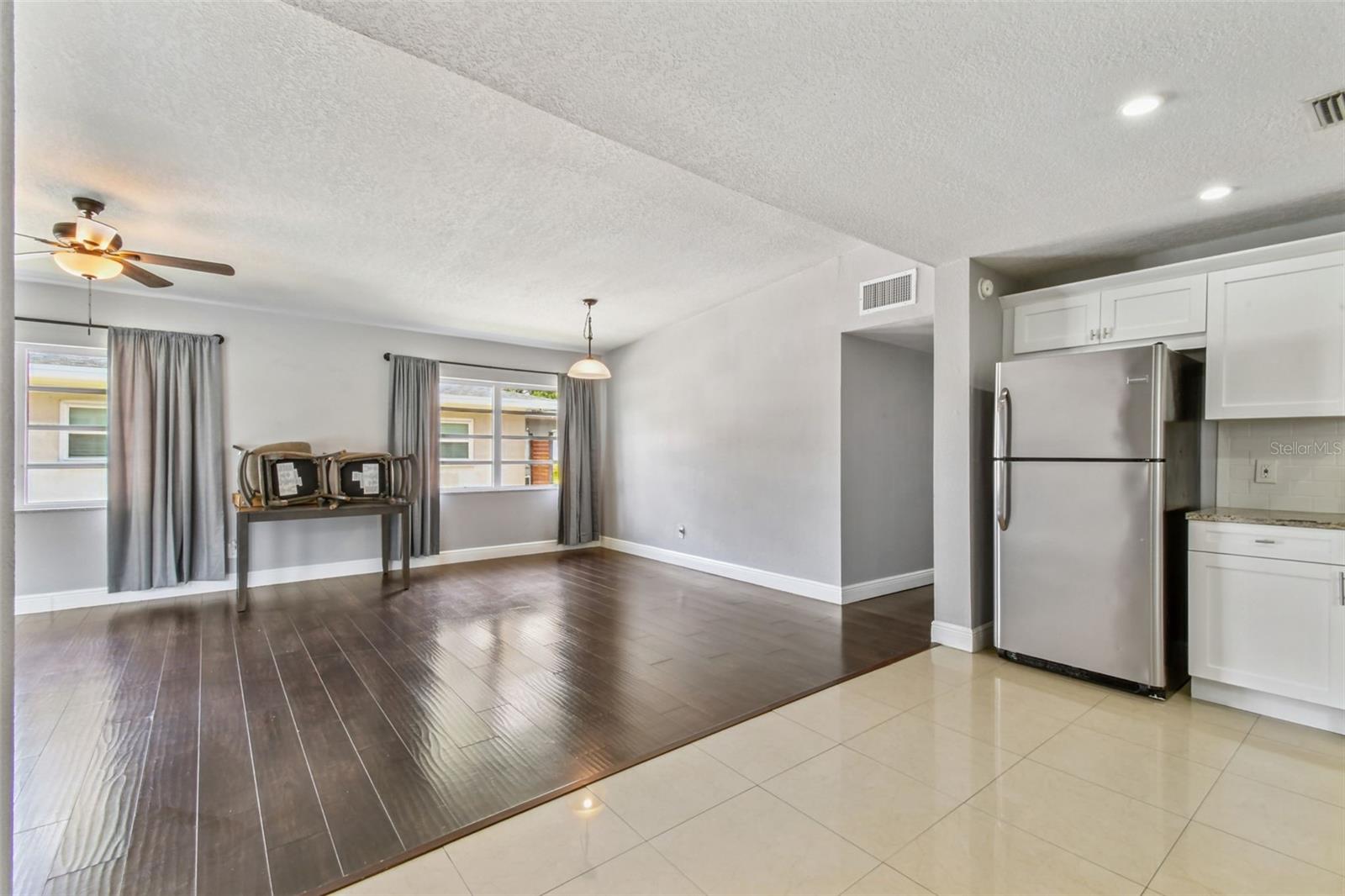 3909 N CLEARFIELD AVE