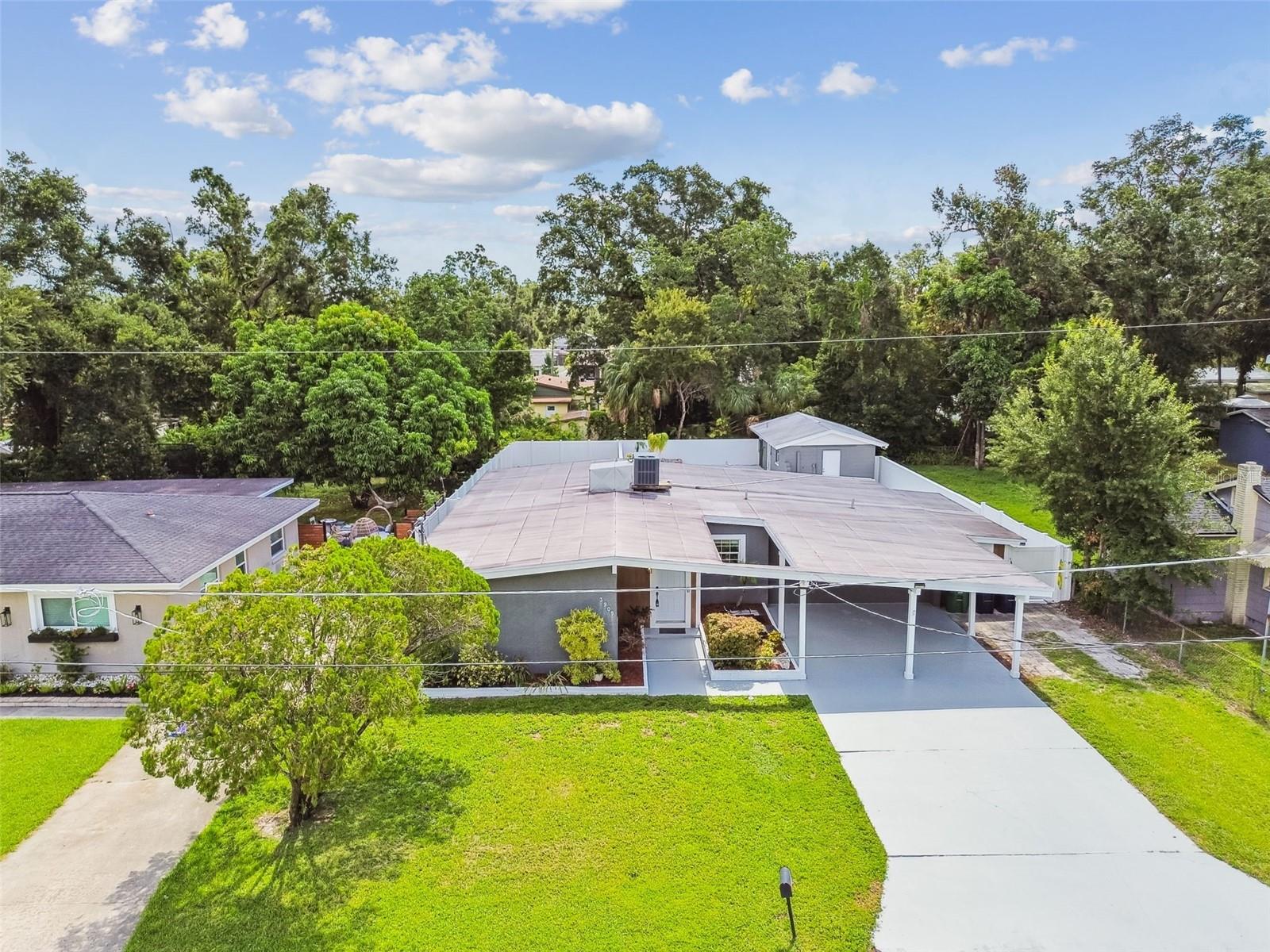 3909 N CLEARFIELD AVE