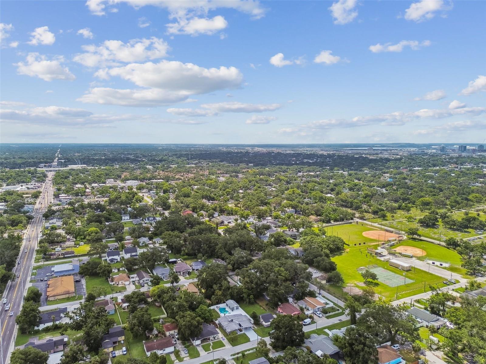 3909 N CLEARFIELD AVE