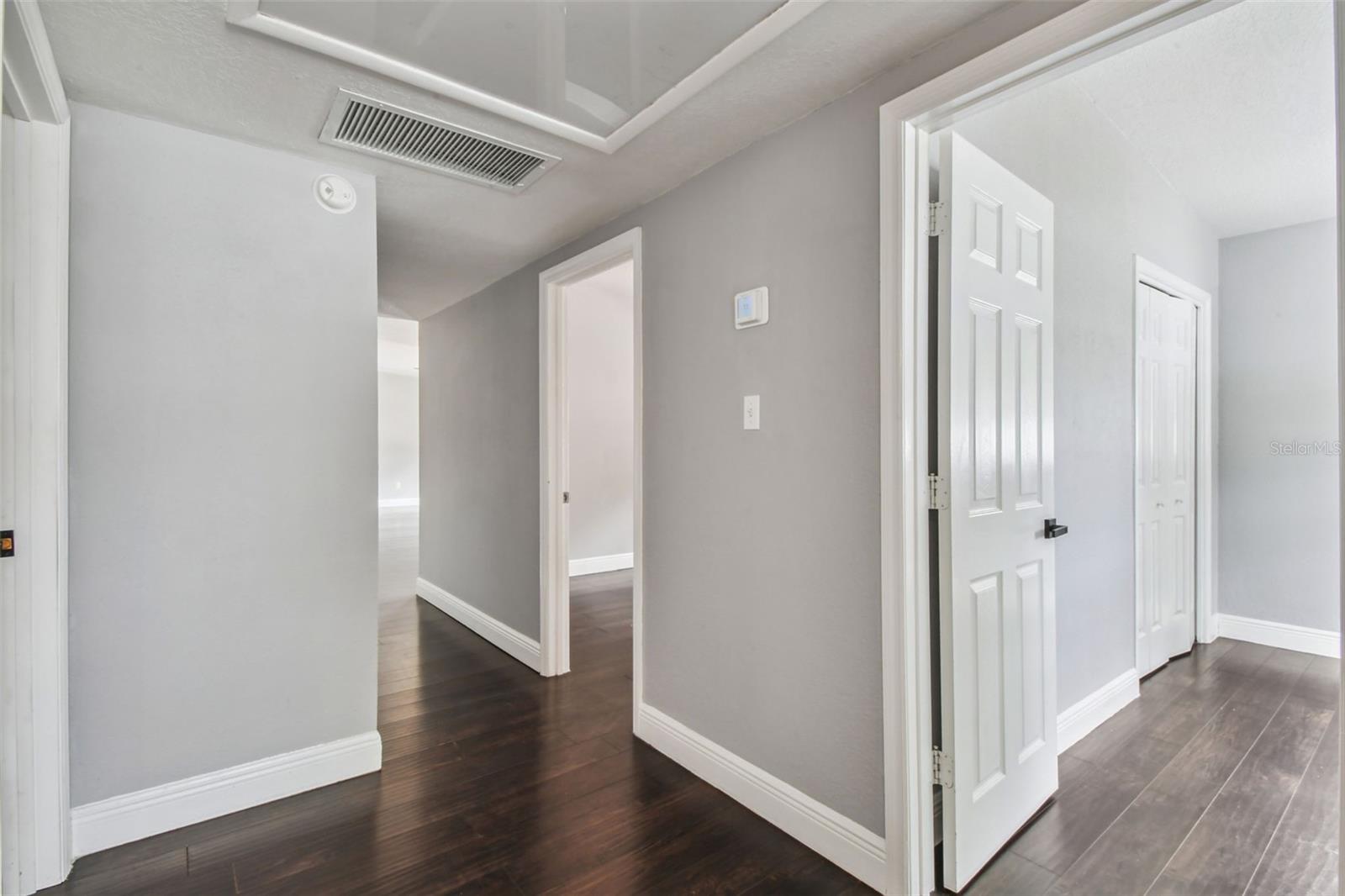 3909 N CLEARFIELD AVE