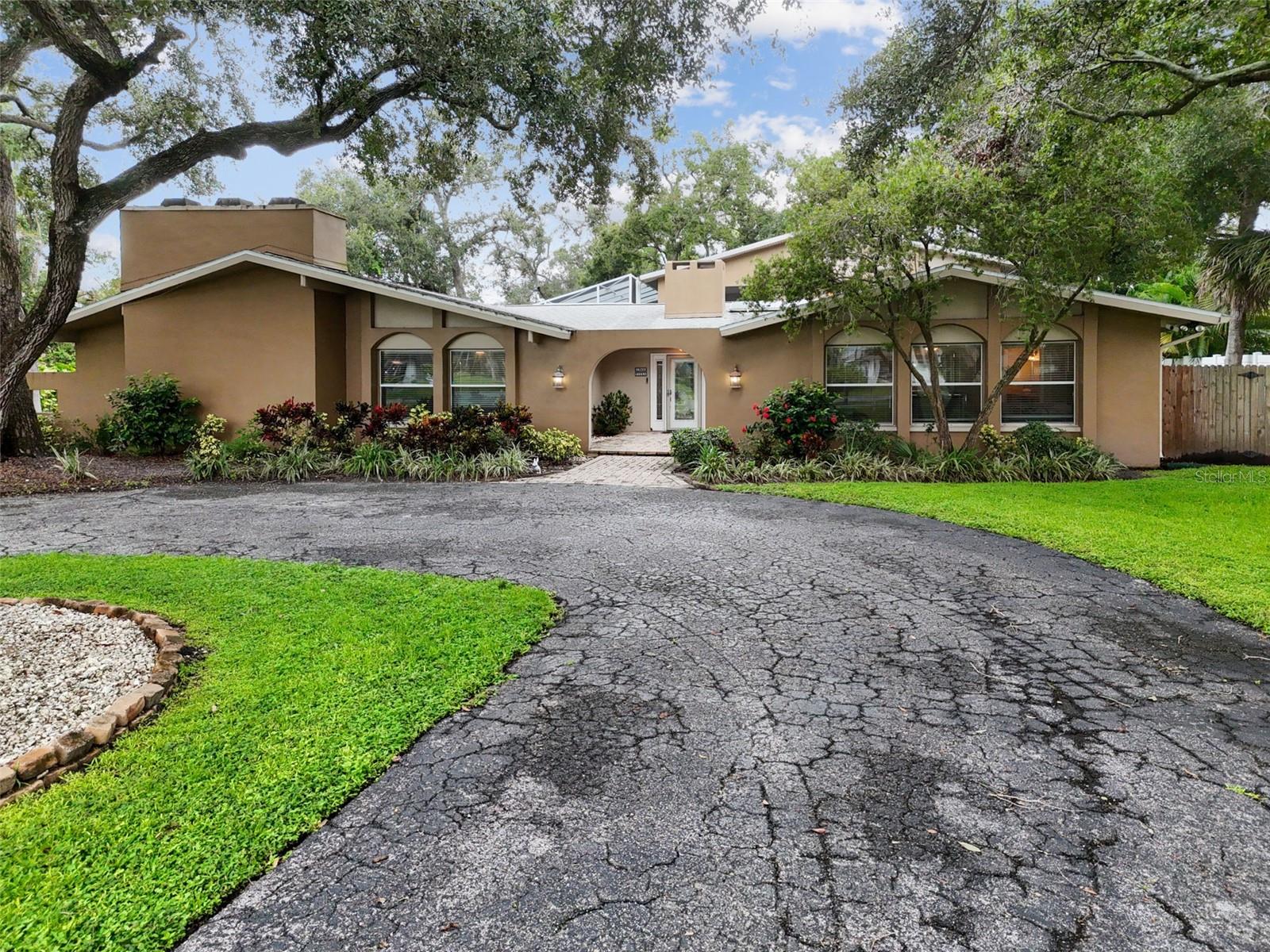 1948 BELLEAIR RD