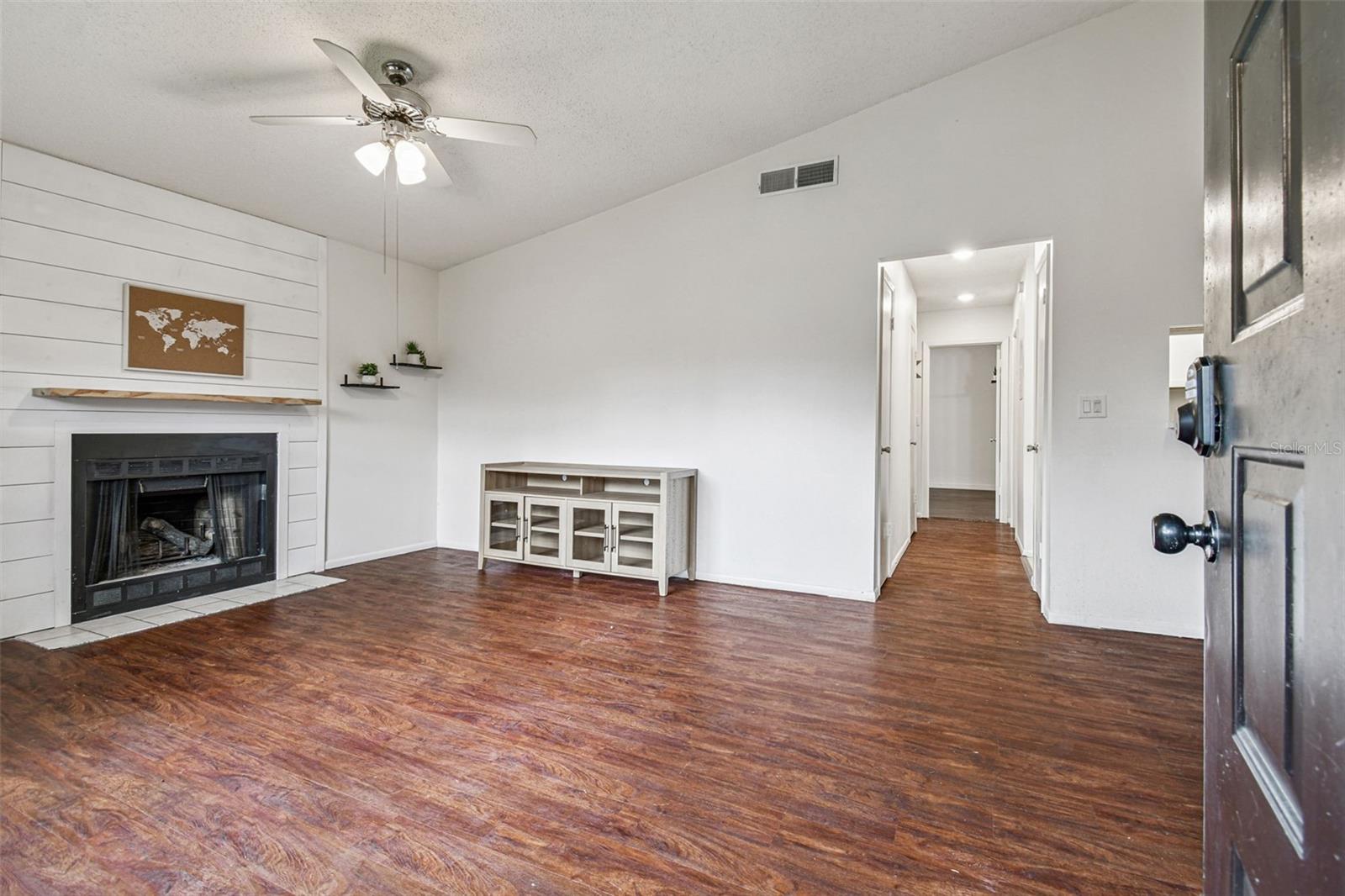 4013 DREAM OAK PL #202