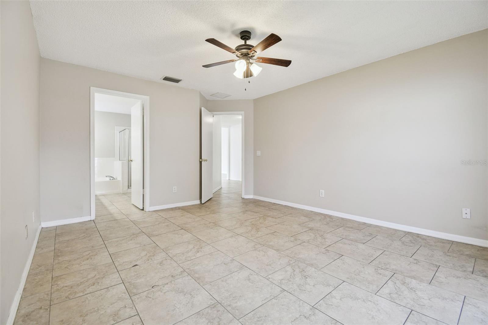 10039 CEDAR DUNE DR