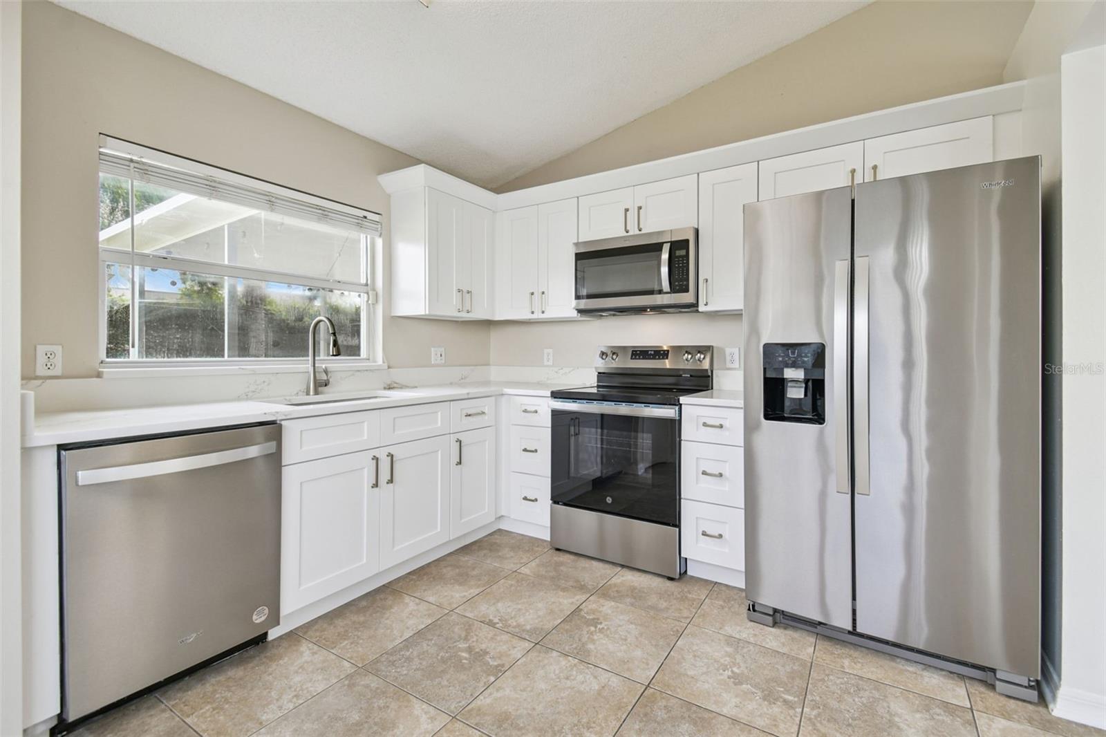 10039 CEDAR DUNE DR