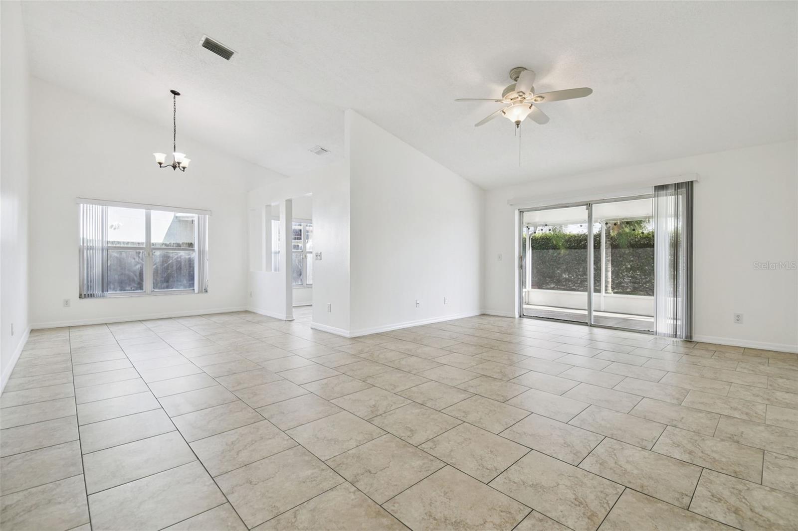 10039 CEDAR DUNE DR