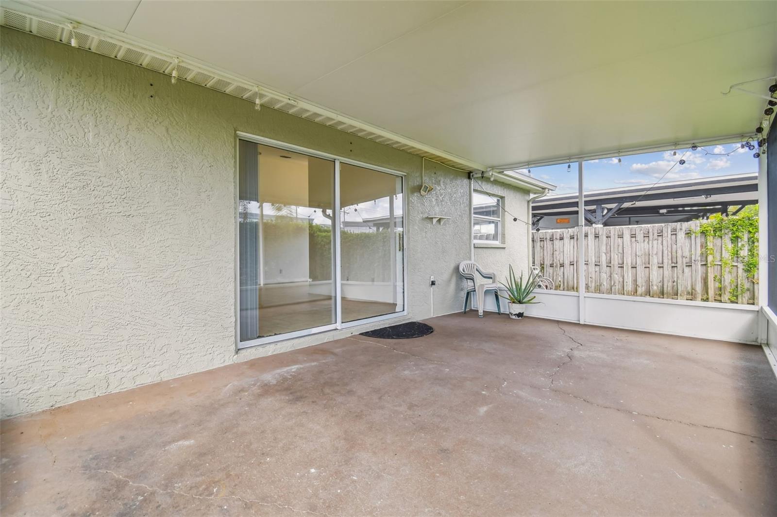 10039 CEDAR DUNE DR