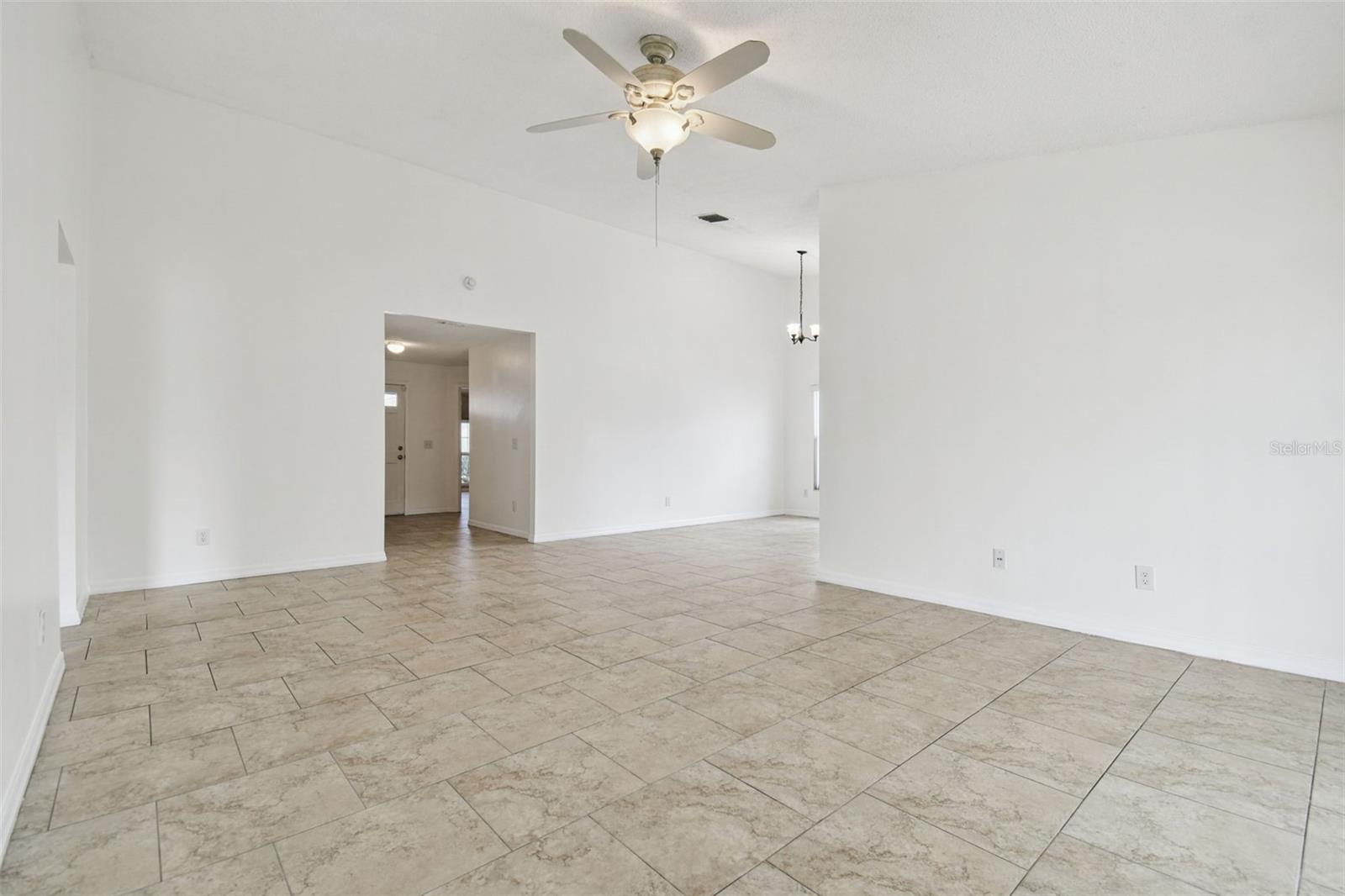 10039 CEDAR DUNE DR