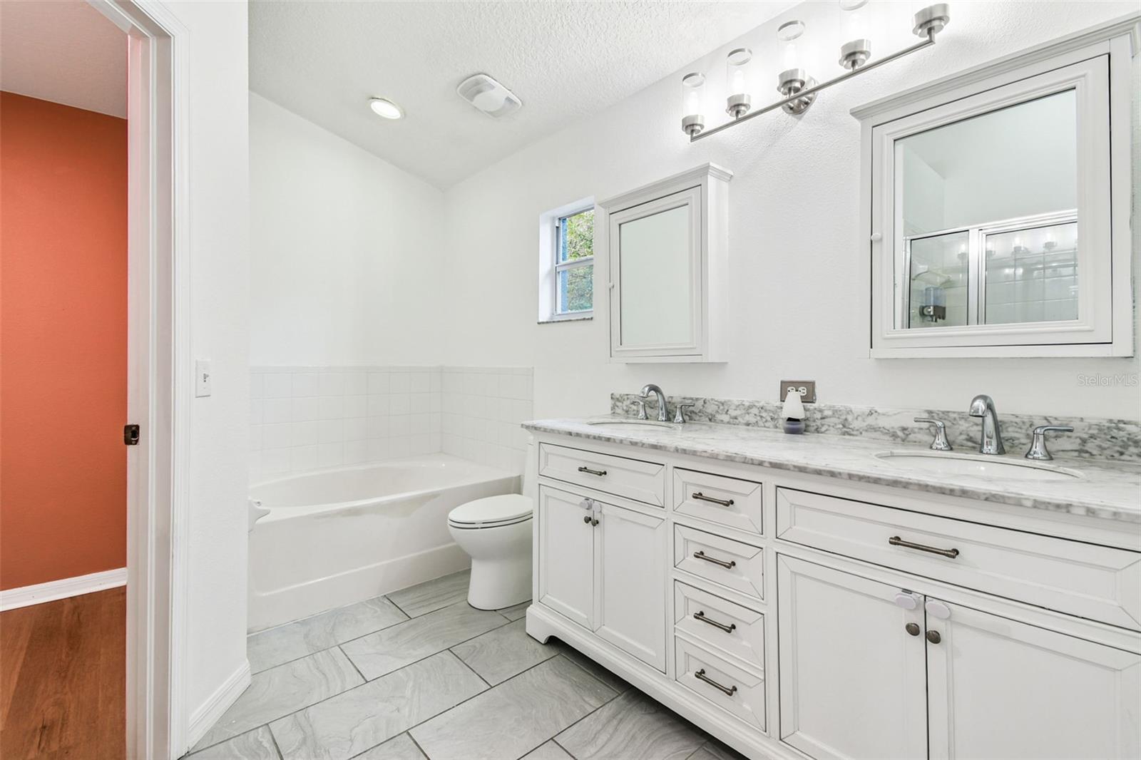 7608 HAMPSHIRE GARDEN PL