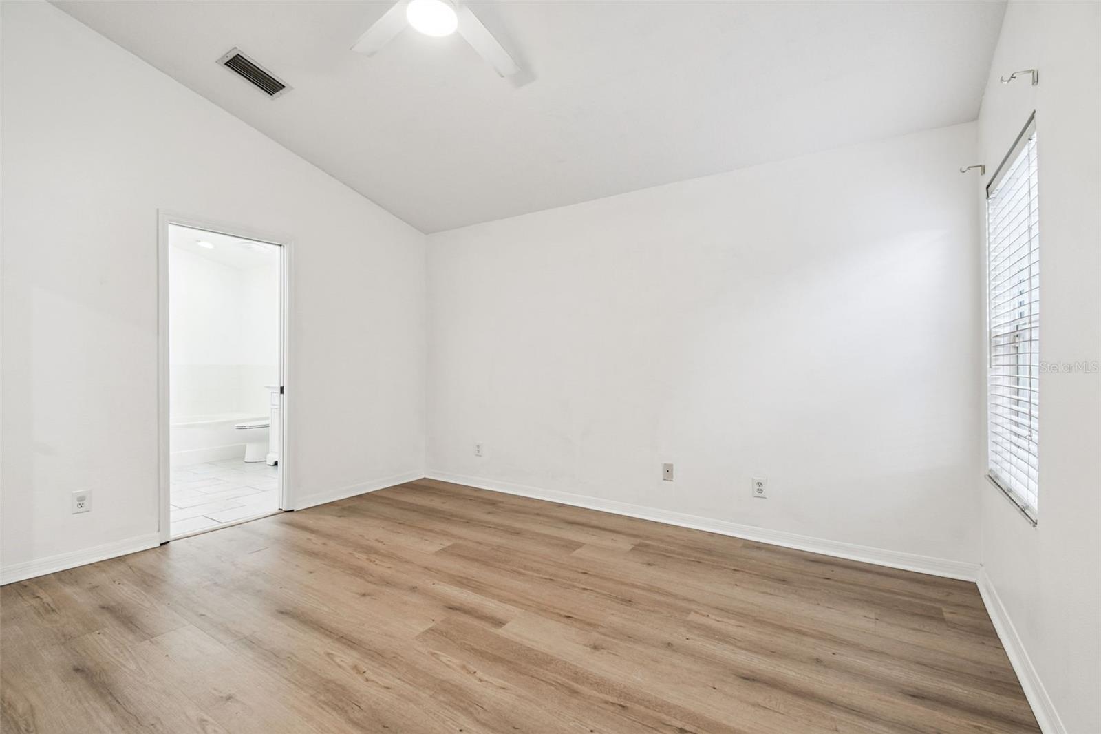 7608 HAMPSHIRE GARDEN PL