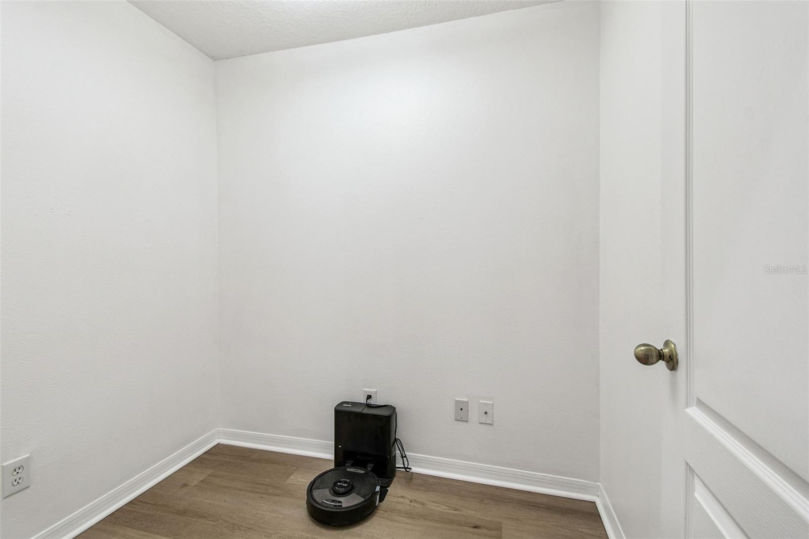 7608 HAMPSHIRE GARDEN PL