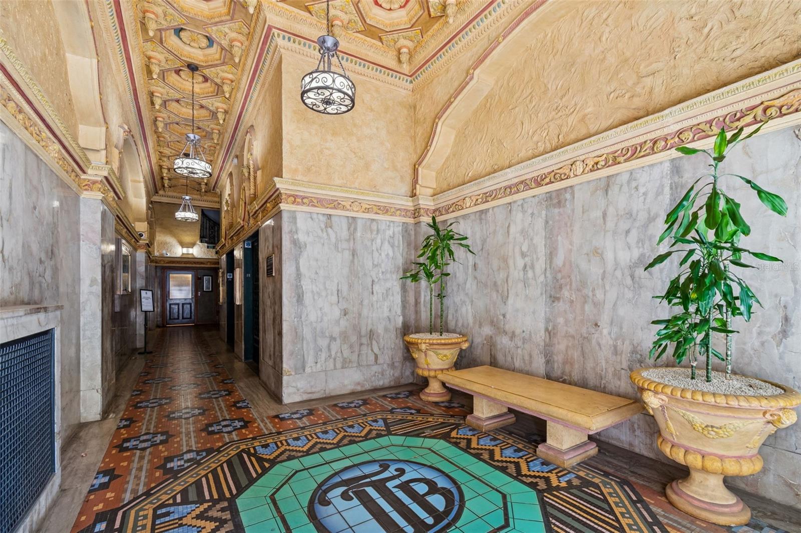 707 N FRANKLIN ST #6