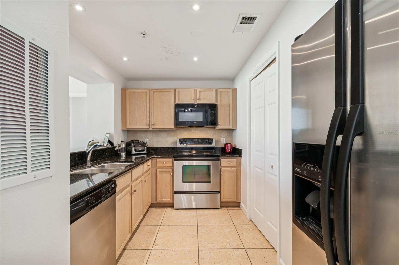 345 BAYSHORE BLVD #906