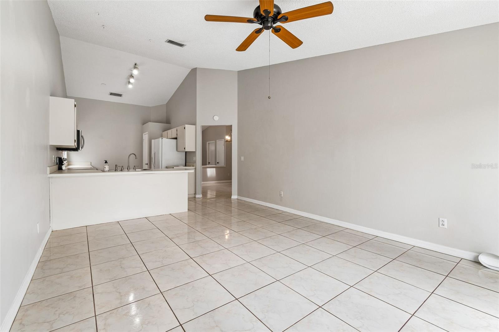 10105 SEA SPRAY PL