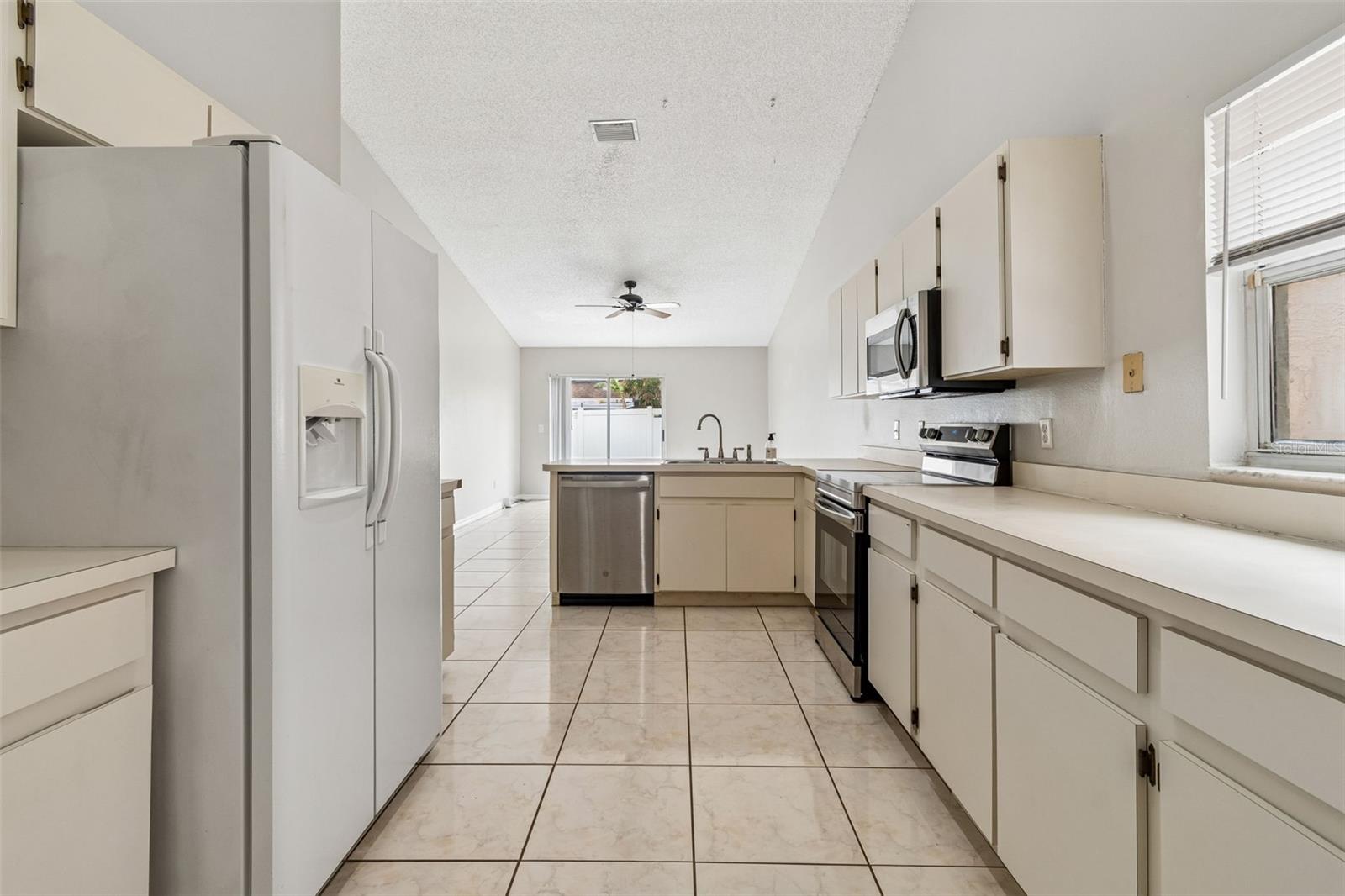 10105 SEA SPRAY PL
