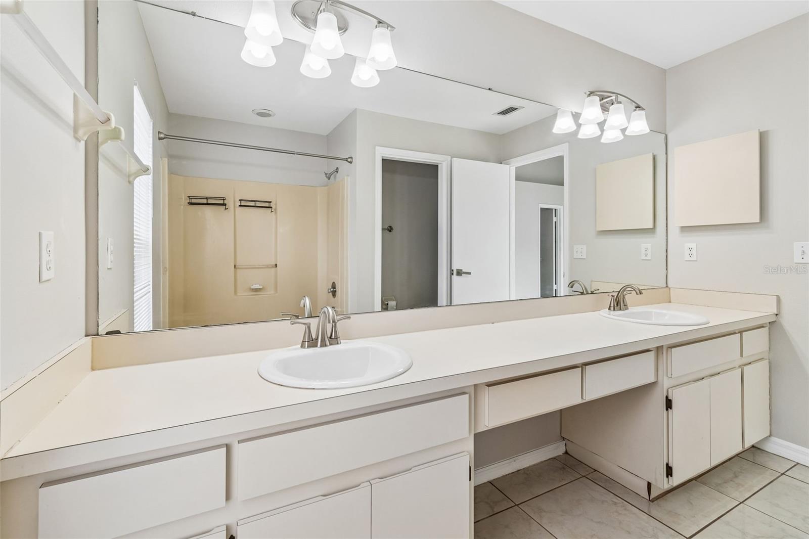 10105 SEA SPRAY PL