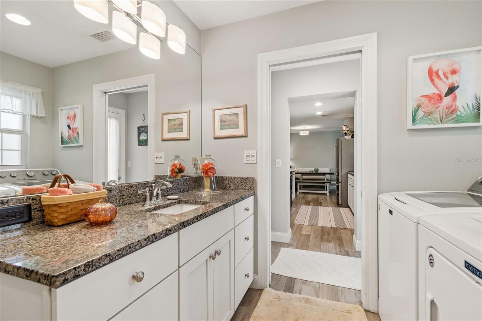 1207 KAPOK CIR