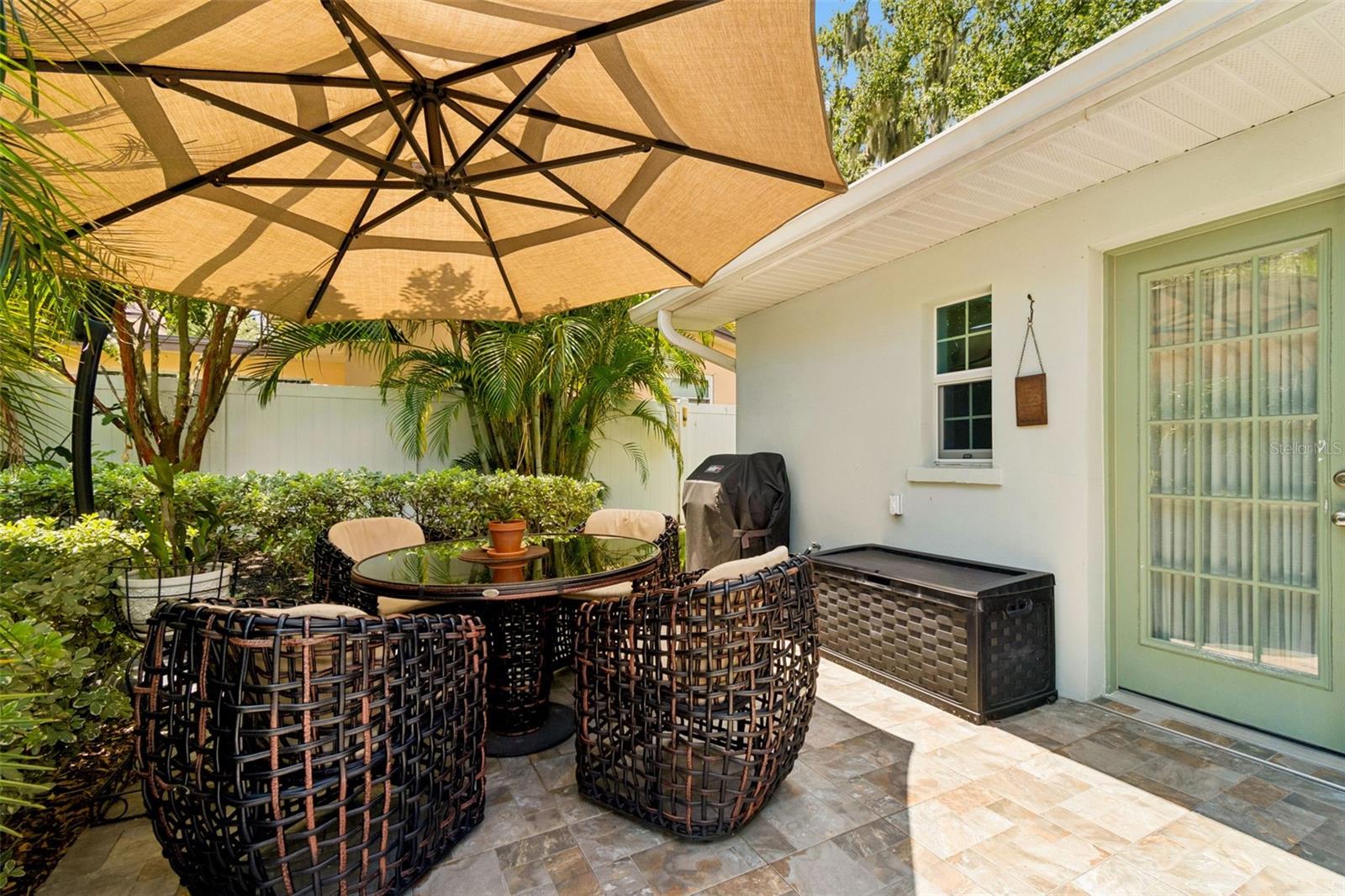 1207 KAPOK CIR