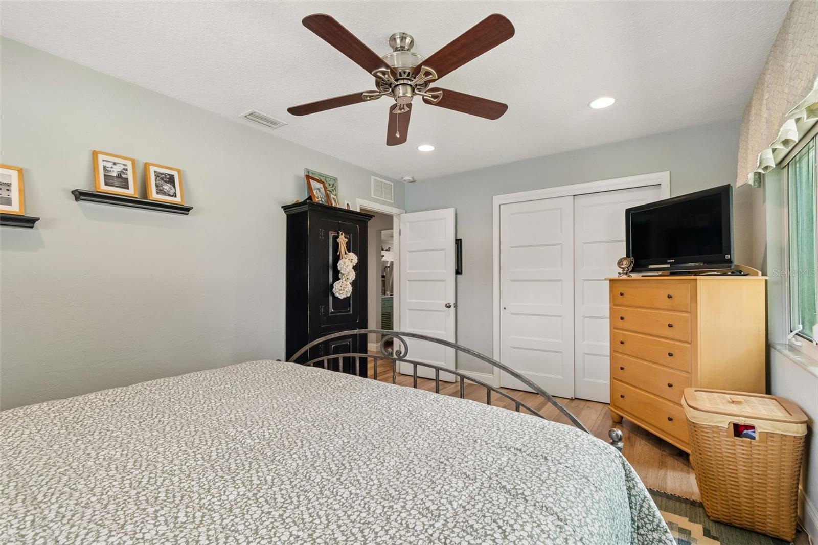 1207 KAPOK CIR