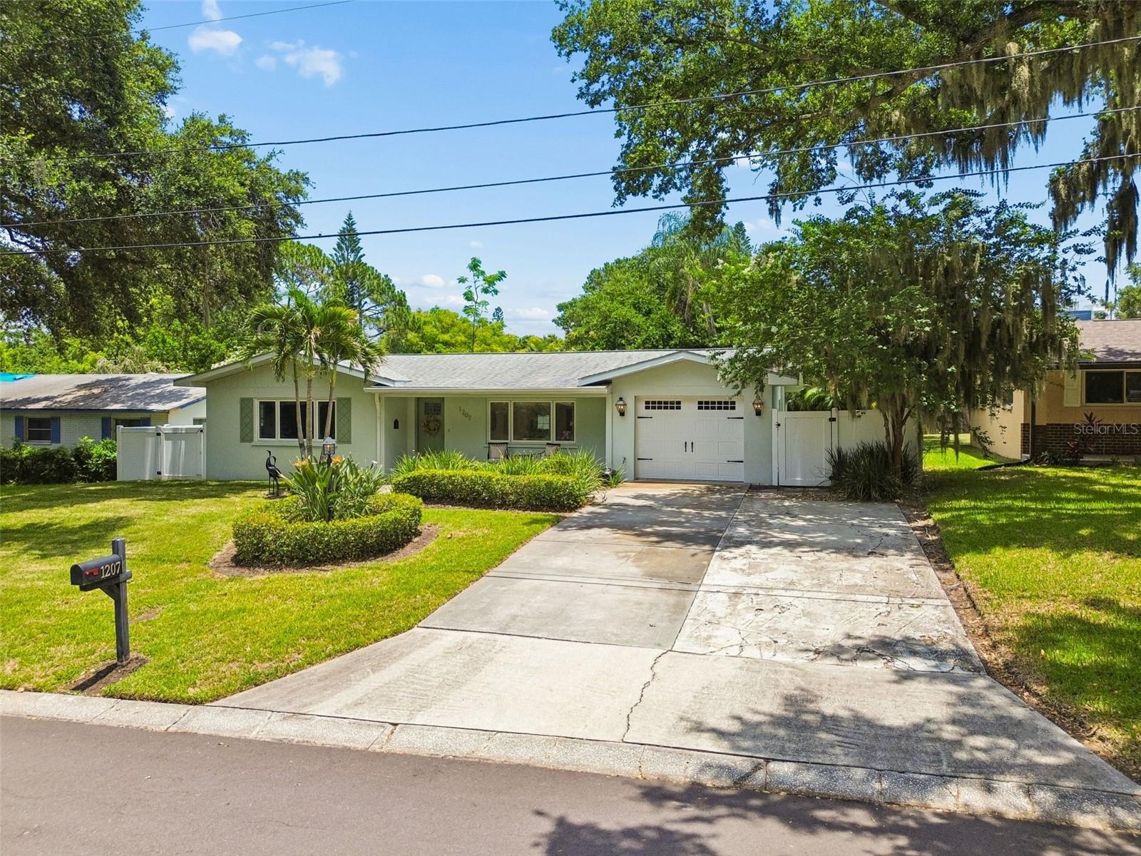 1207 KAPOK CIR