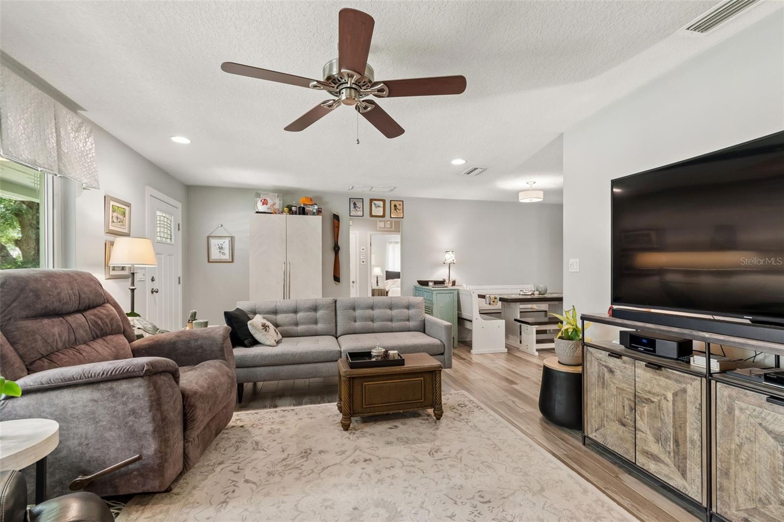 1207 KAPOK CIR