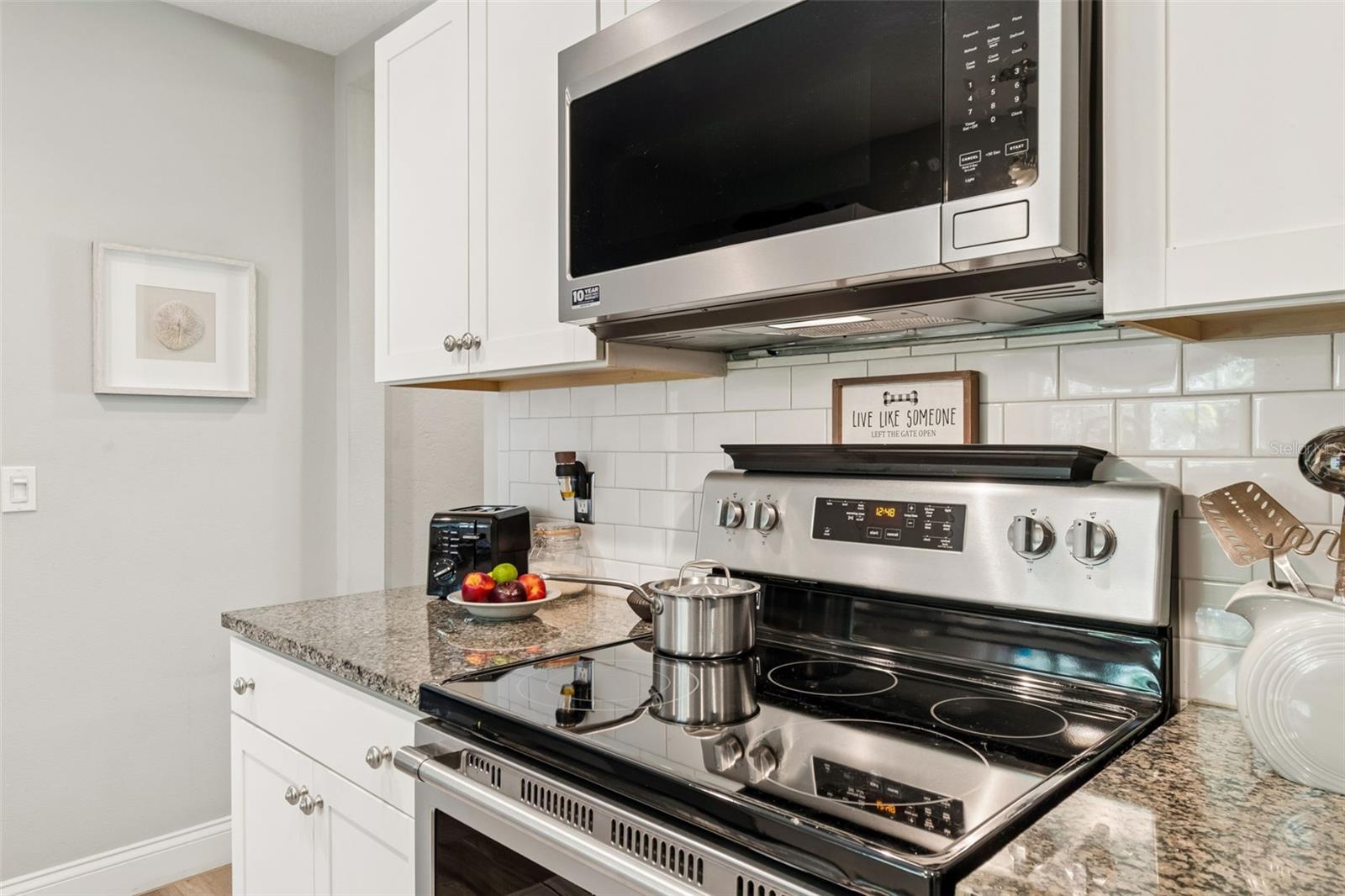 1207 KAPOK CIR
