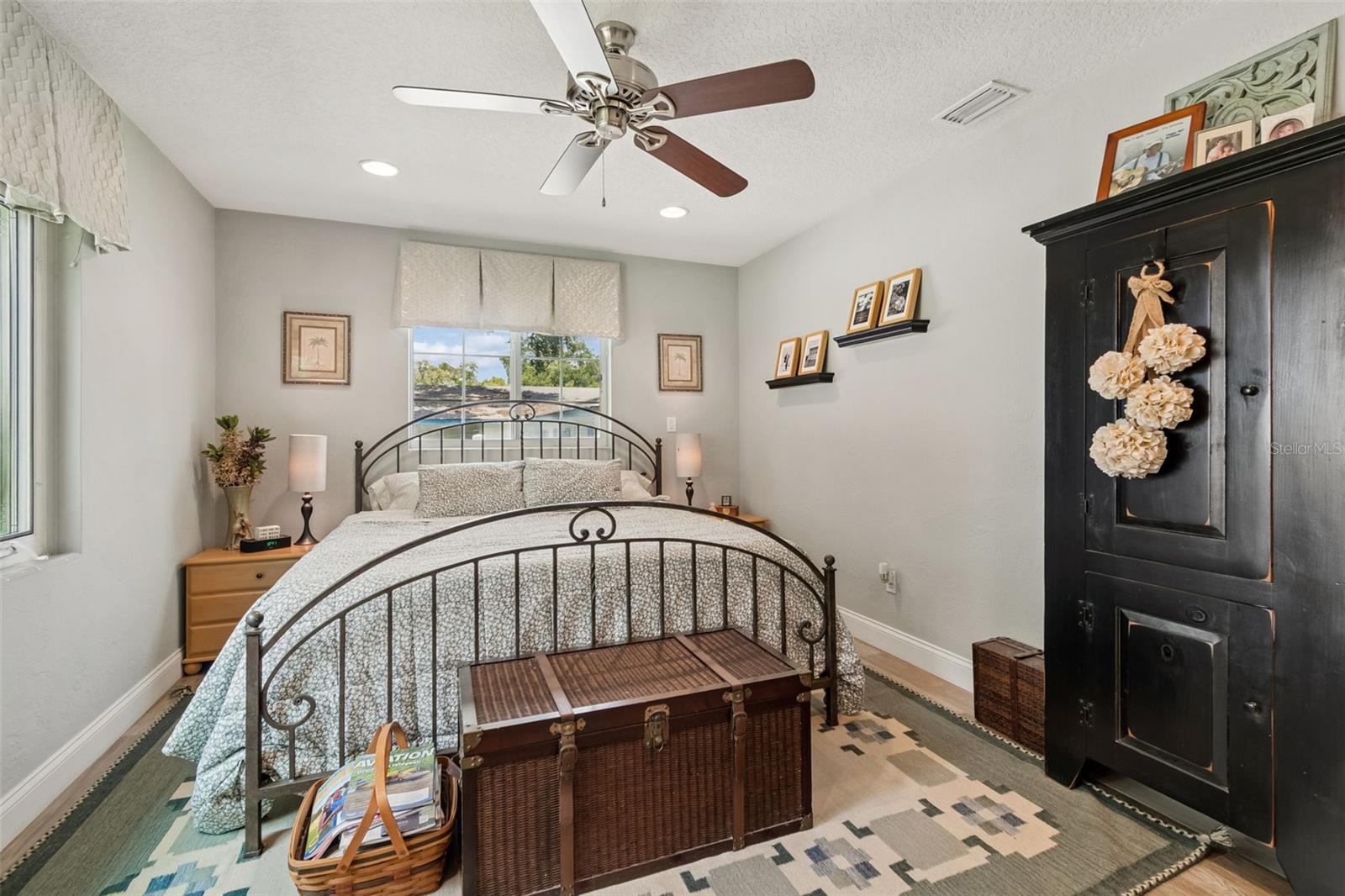1207 KAPOK CIR