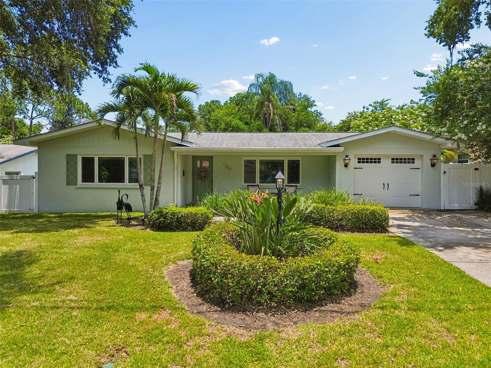 1207 KAPOK CIR