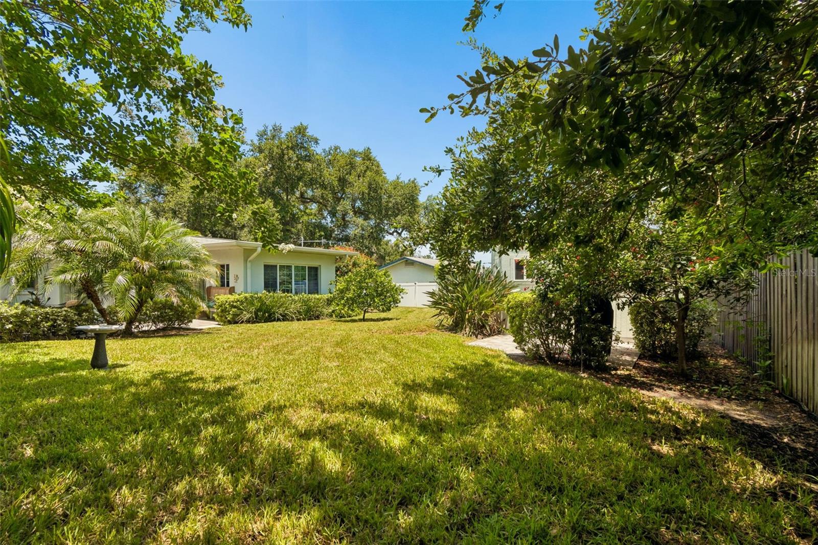 1207 KAPOK CIR