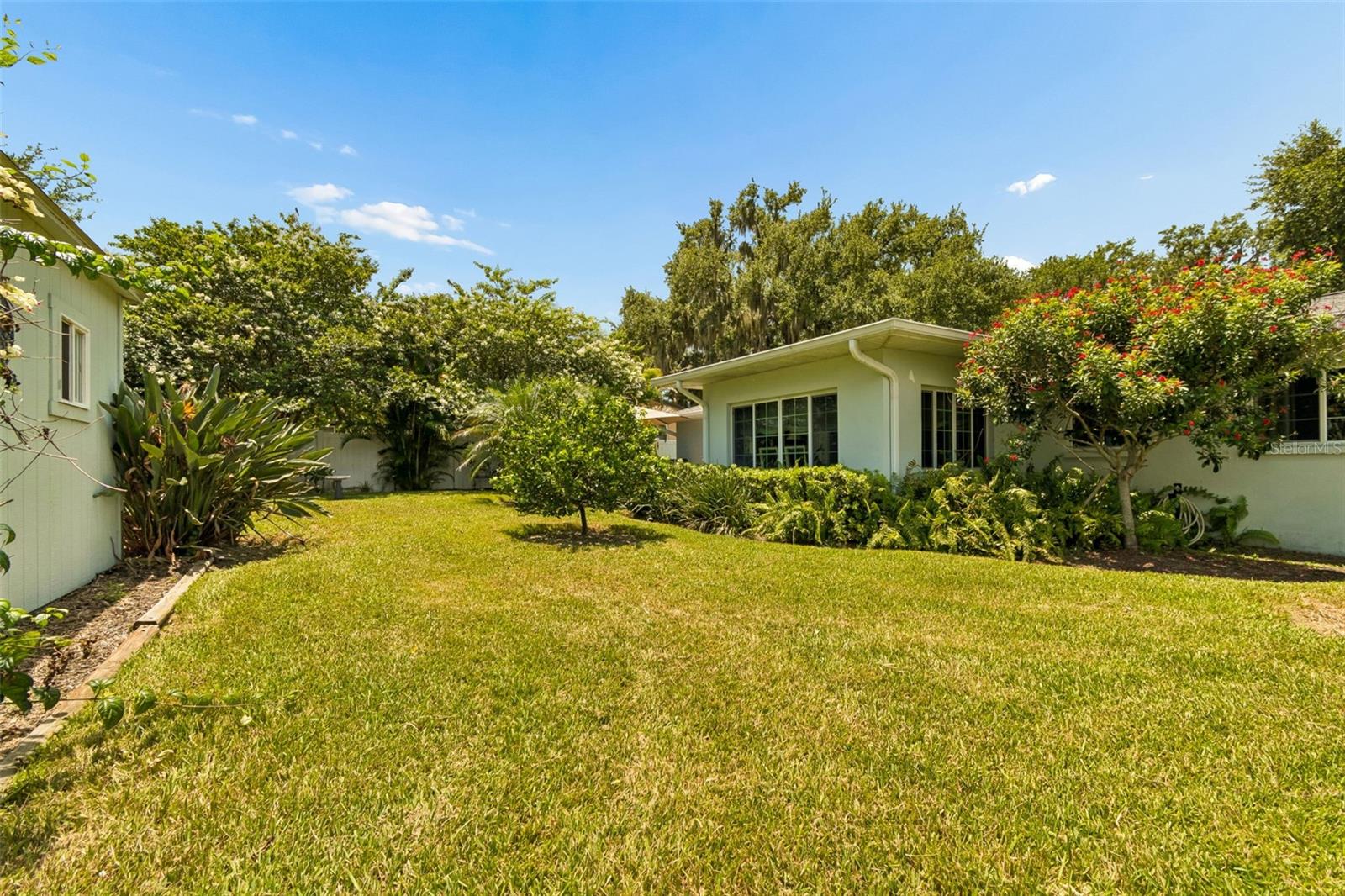 1207 KAPOK CIR