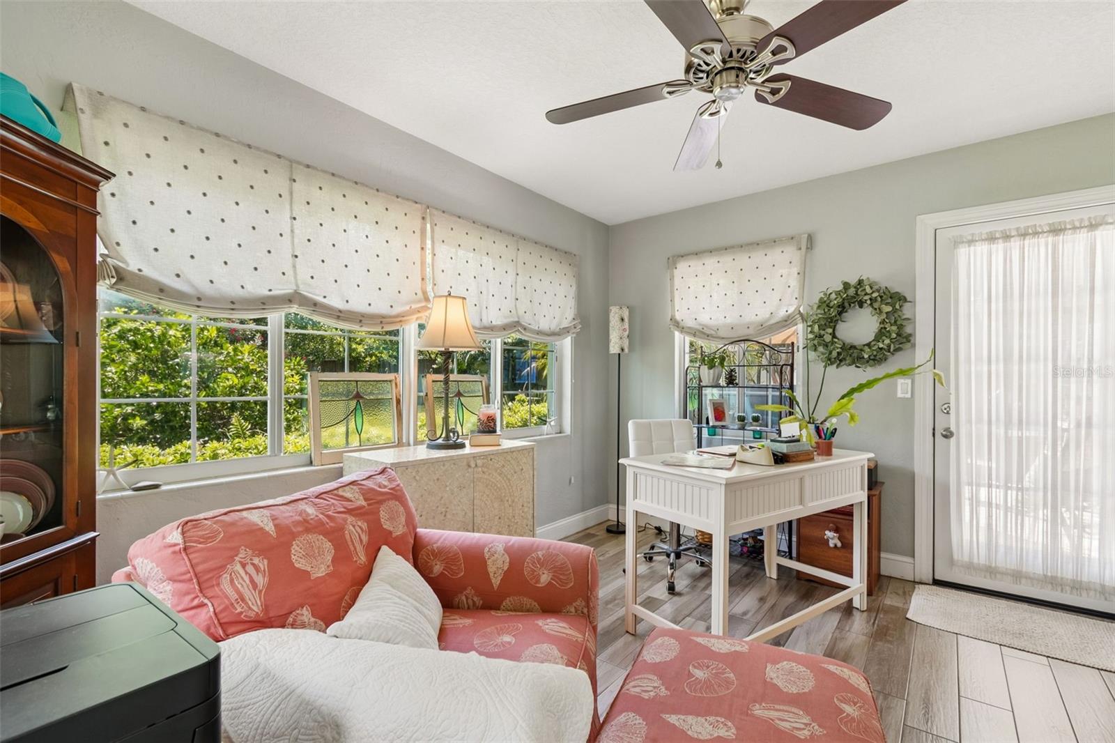 1207 KAPOK CIR