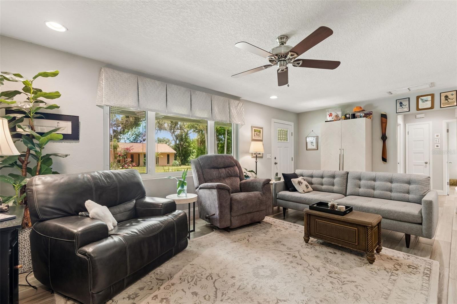 1207 KAPOK CIR
