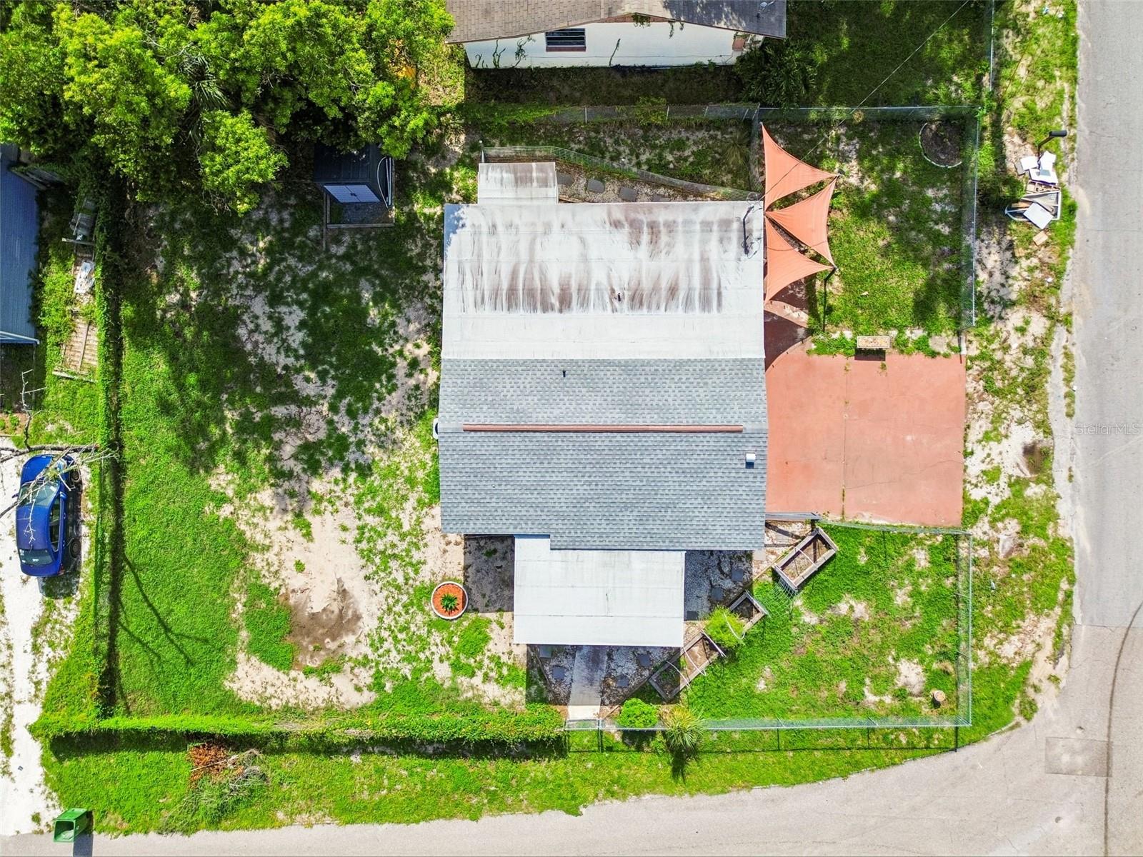 1202 E ANNIE ST
