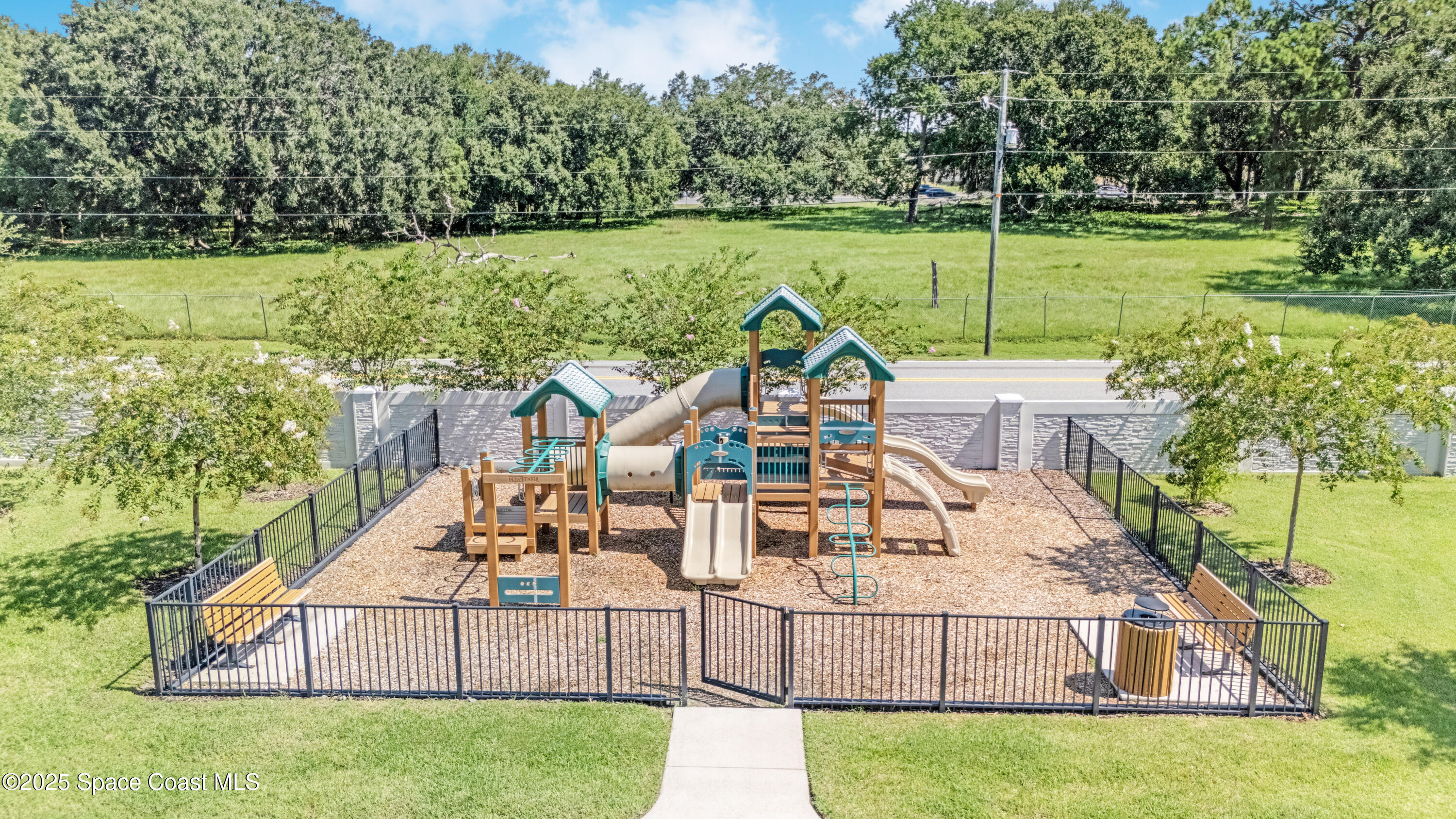 1626 Highbanks Circle