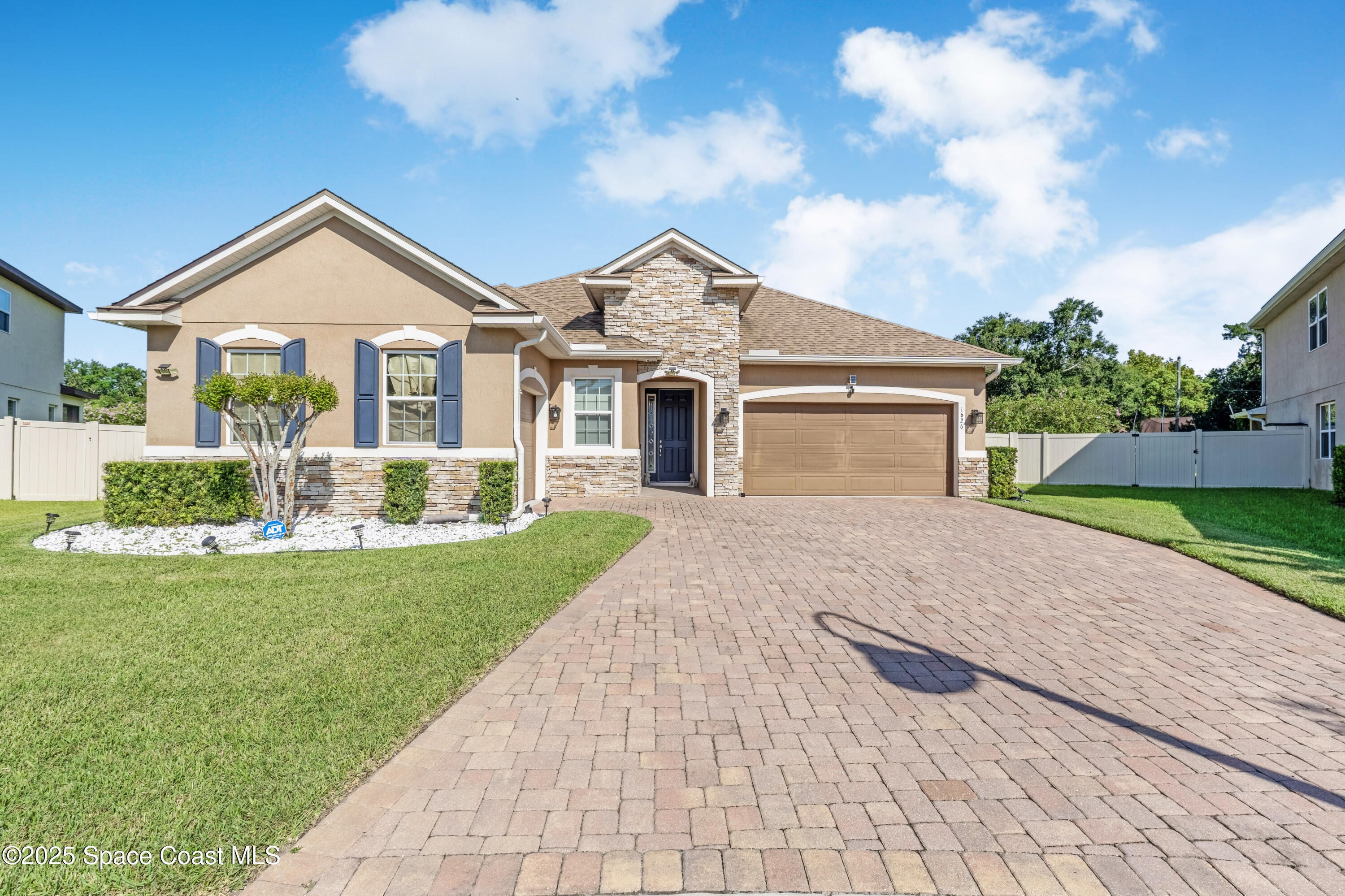 1626 Highbanks Circle