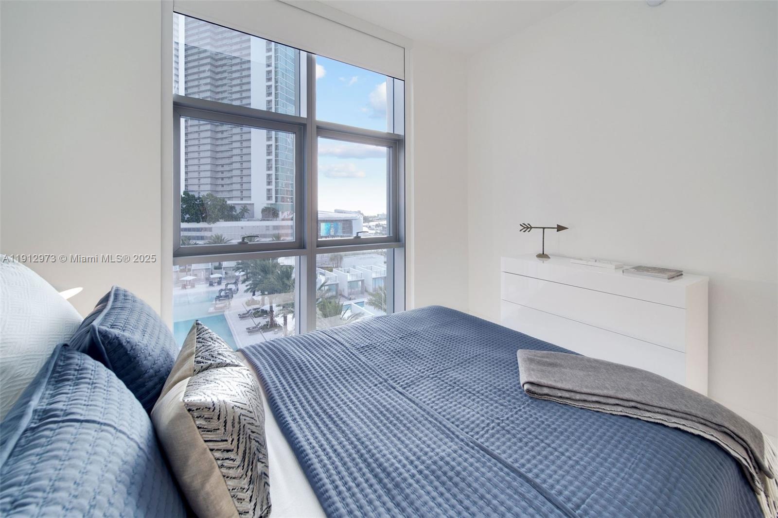 851 NE 1st Ave # 1107