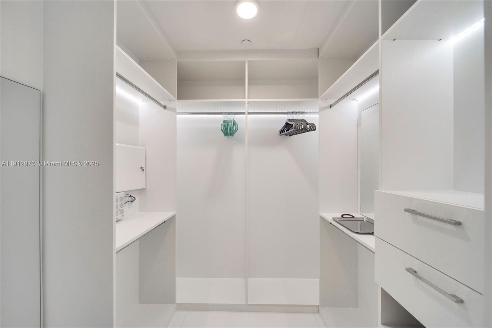 851 NE 1st Ave # 1107