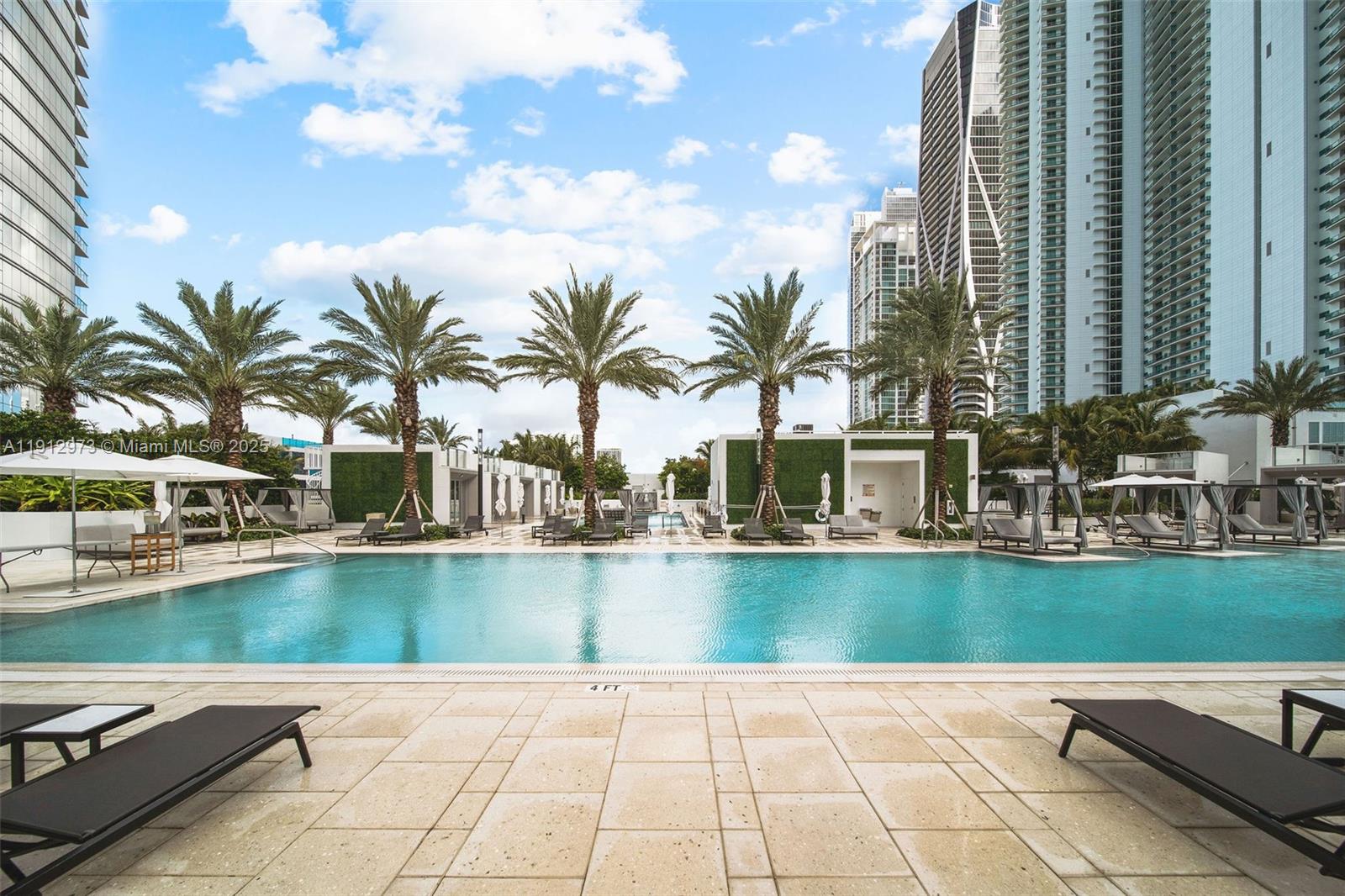 851 NE 1st Ave # 1107