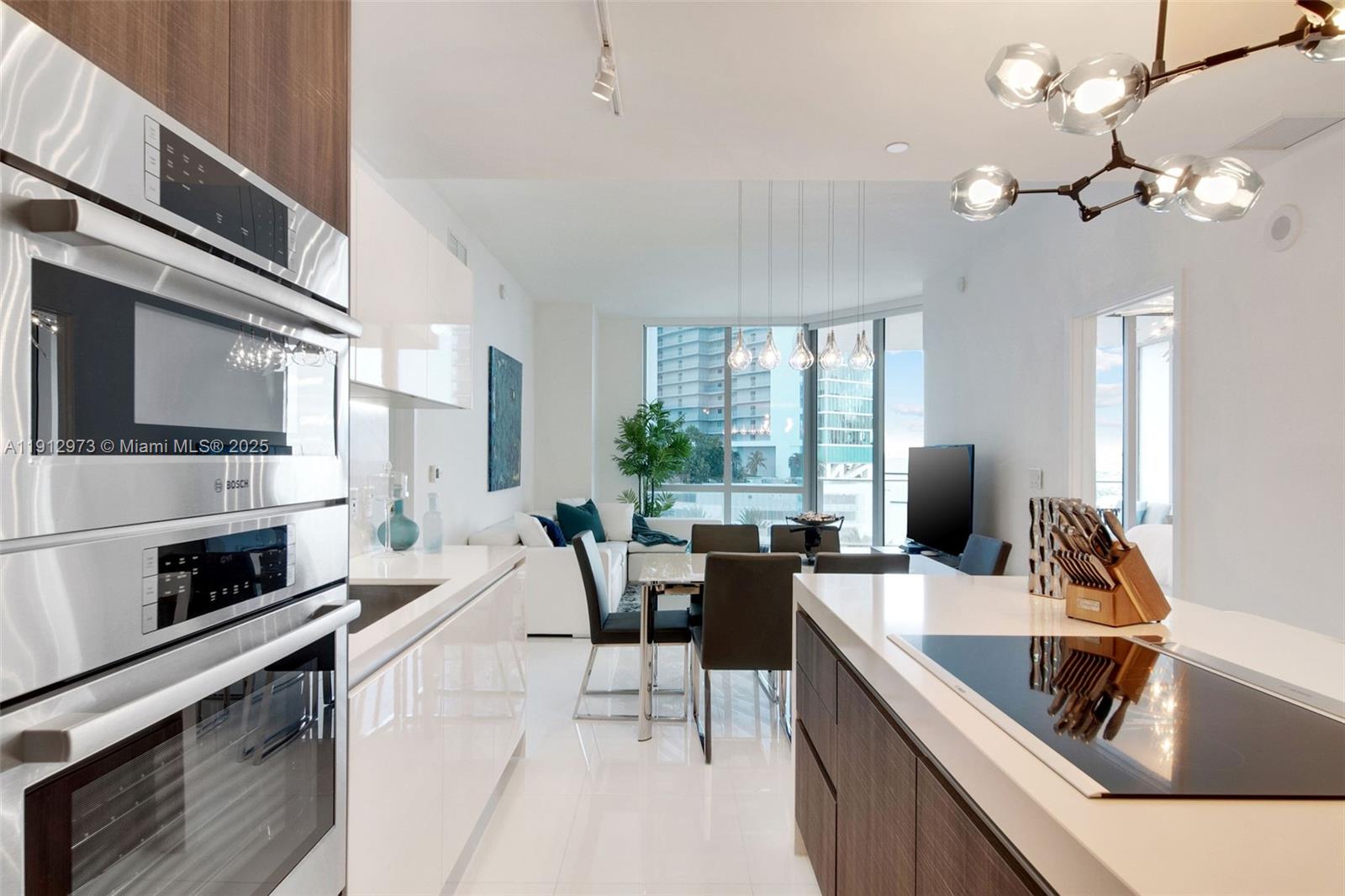 851 NE 1st Ave # 1107