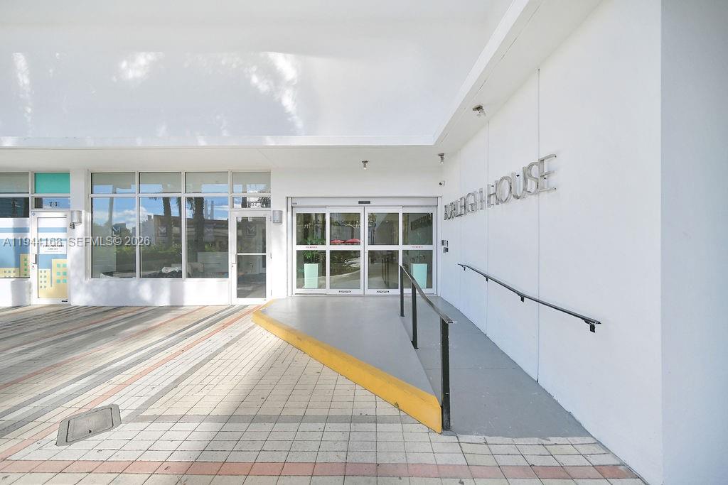 7135 Collins Ave # 435