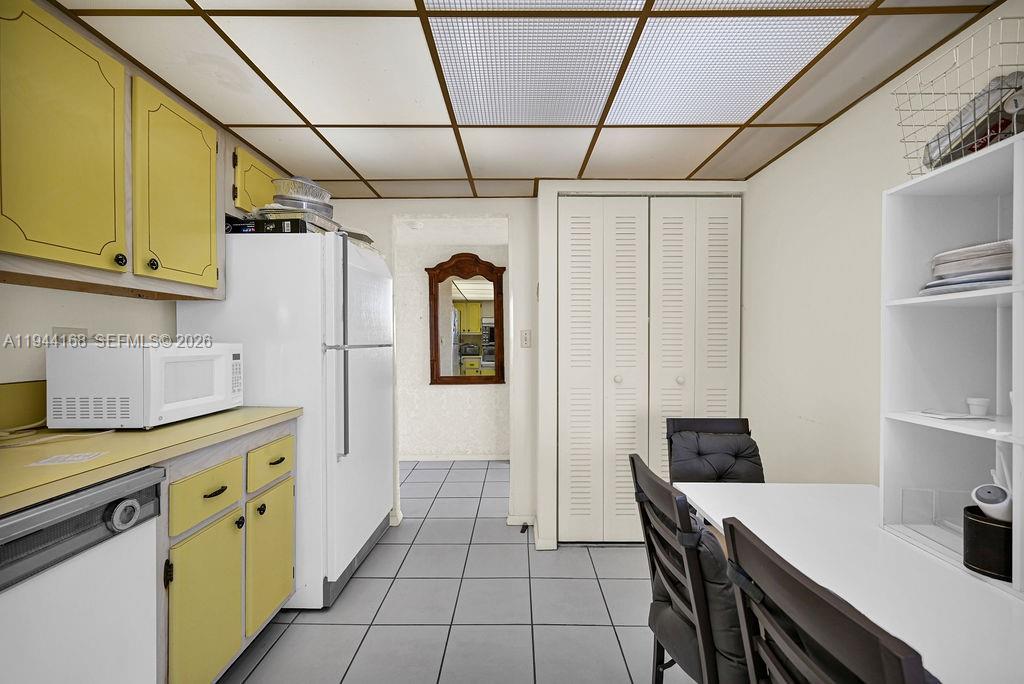 7135 Collins Ave # 435