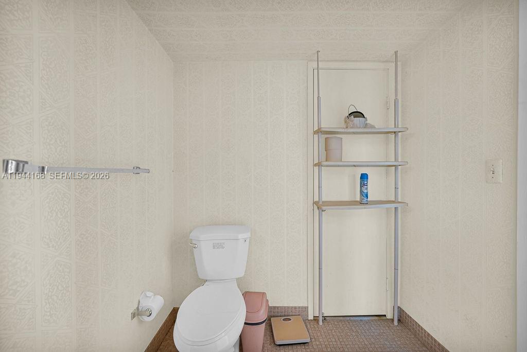 7135 Collins Ave # 435