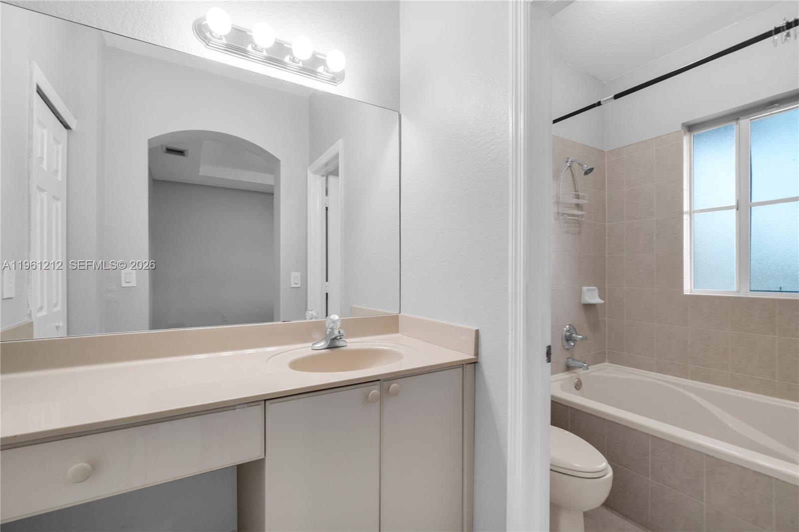 8526 NW 107th Psge # 40 Unit: 4-40