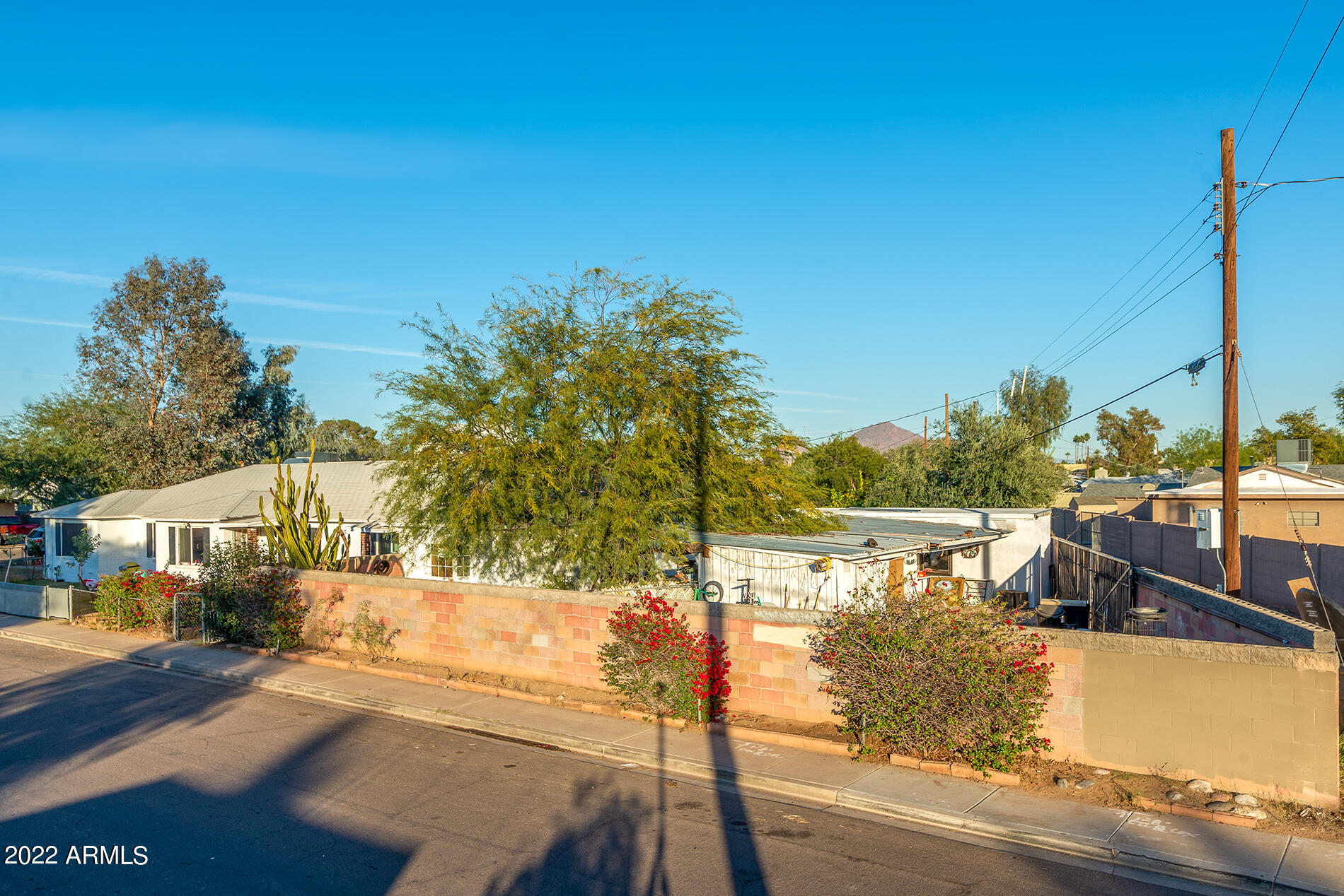 1801 E EARLL Drive
