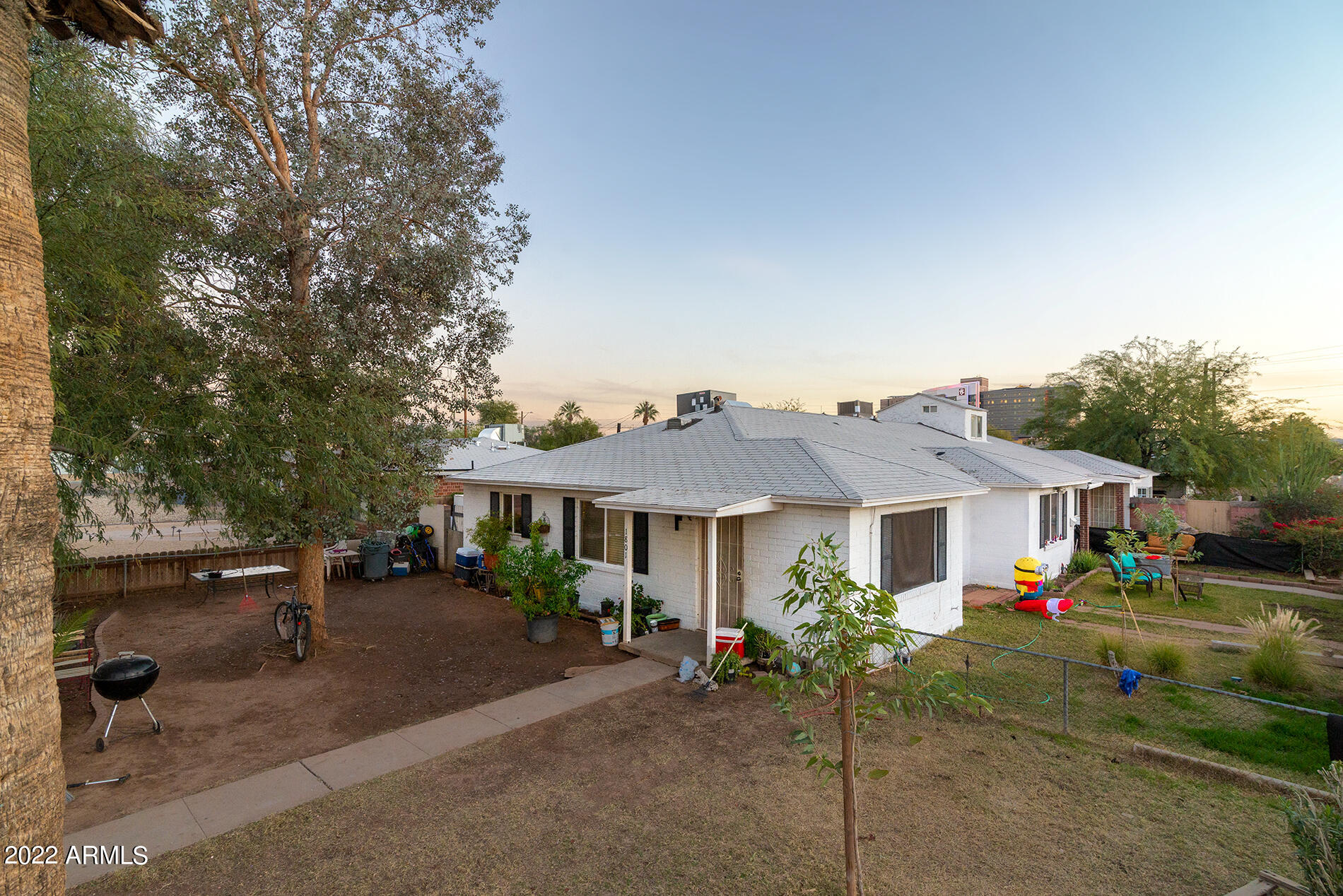 1801 E EARLL Drive